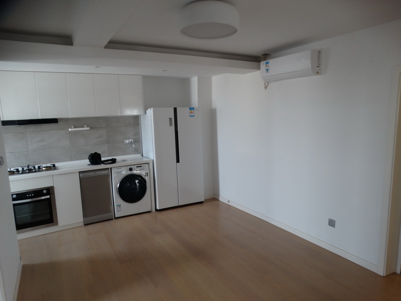 上海市徐汇区联业大厦299栋21F 