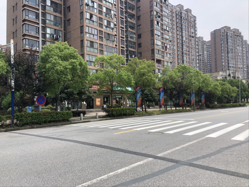 上海市宝山区万业紫辰苑42栋2F 