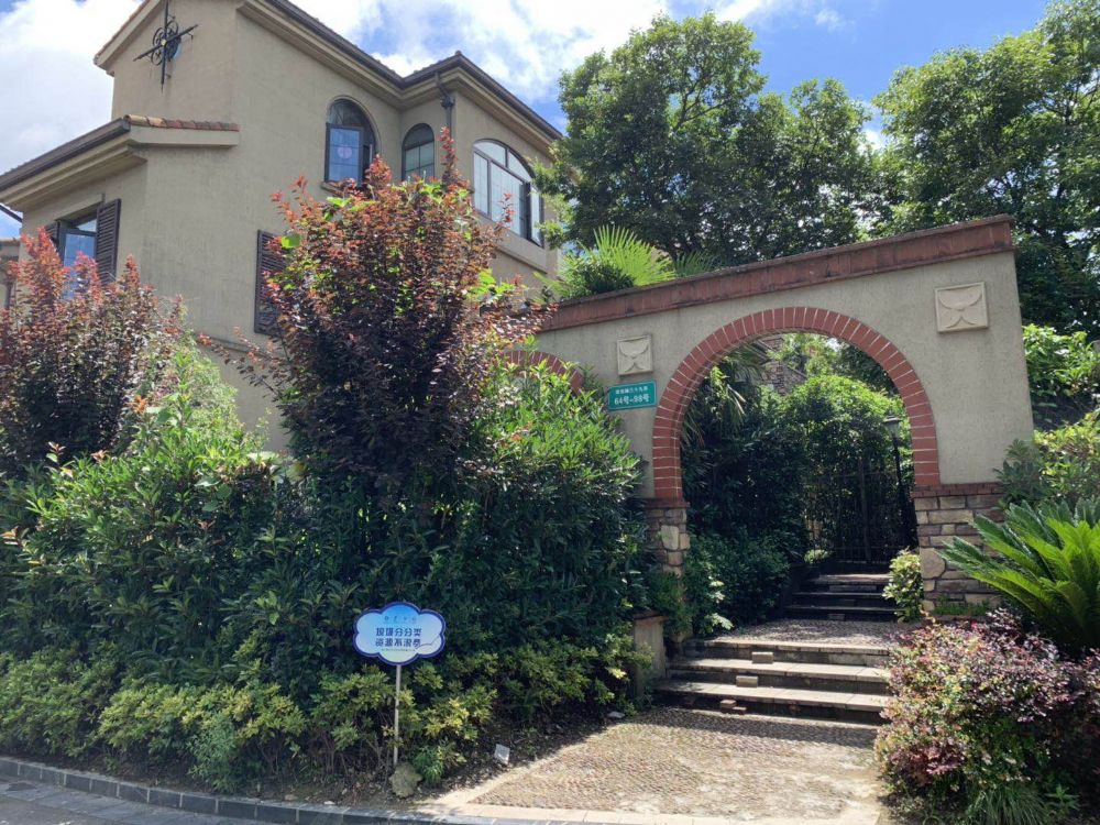 上海市宝山区飘鹰锦和花园10栋3F 