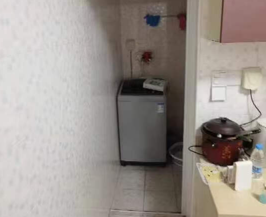 上海市静安区柳营路1025弄小区5栋6F 