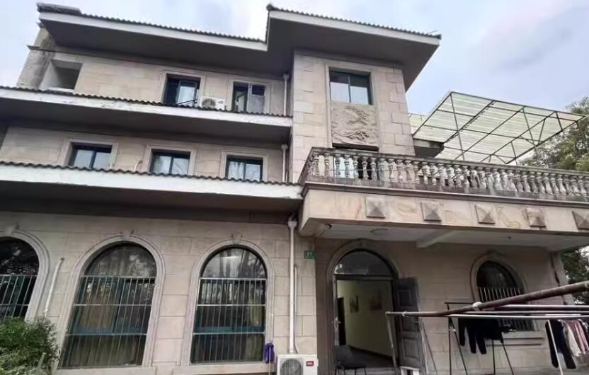 上海市嘉定区爱德佳苑五街坊15栋 