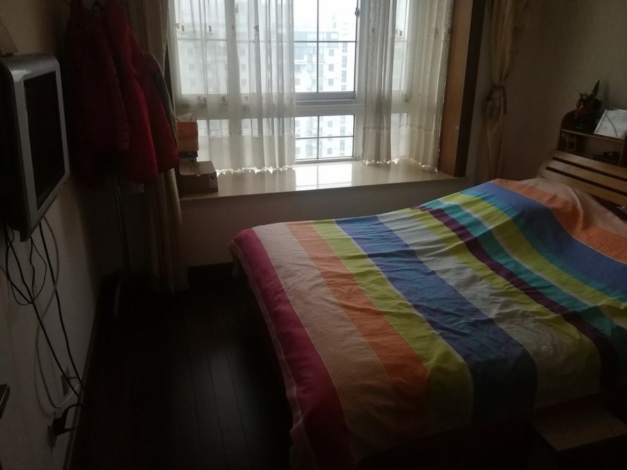 上海市宝山区宝莲湖景园9栋13F 