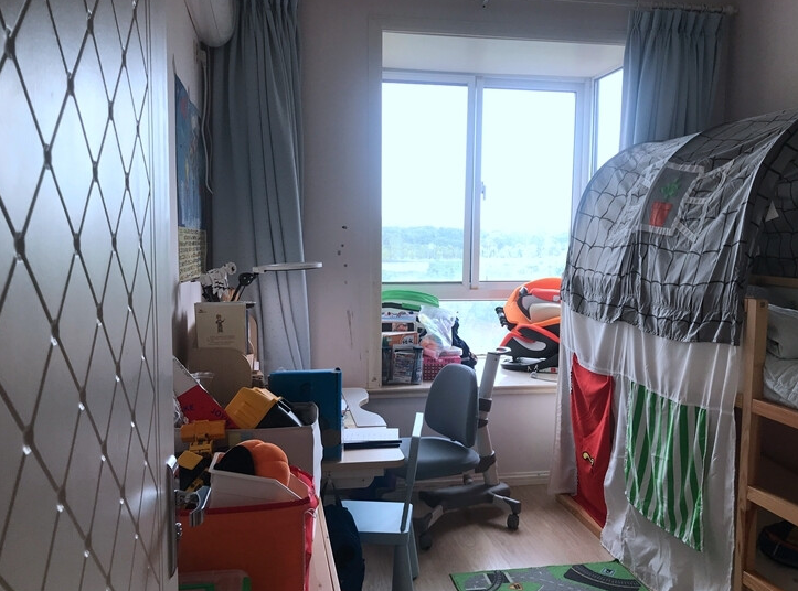 上海市奉贤区恒盛湖畔豪庭西区21栋5F 