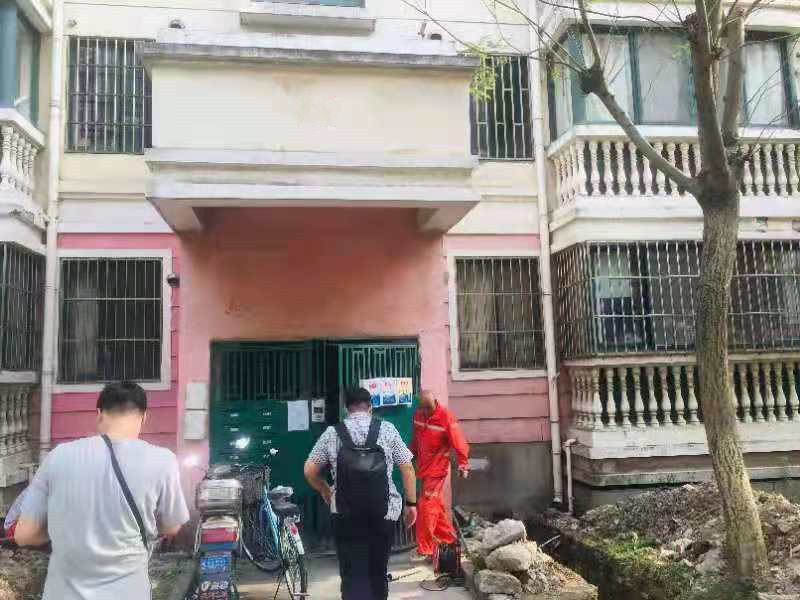 上海市宝山区学林苑47栋1F 