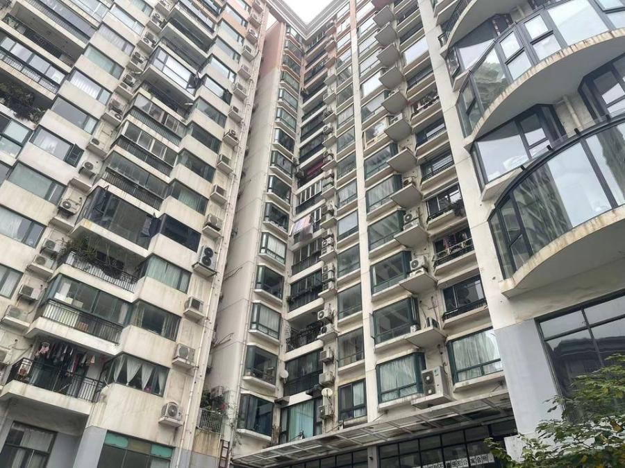 上海市长宁区新华嘉利公寓2栋4F 