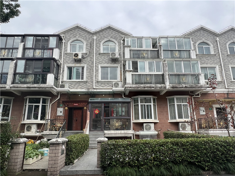 上海市金山区紫金名苑48栋1-3F 