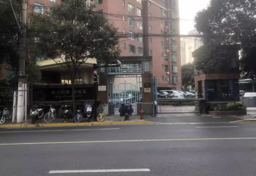 上海市长宁区东方剑桥御庭苑55栋22F 