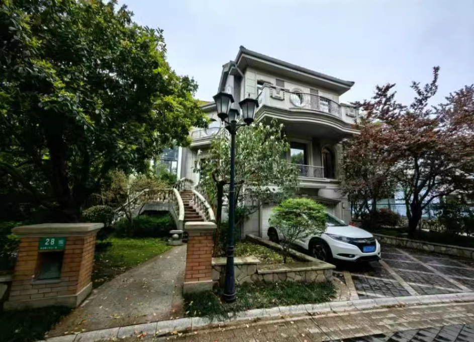 上海市闵行区臻园28栋全幢 