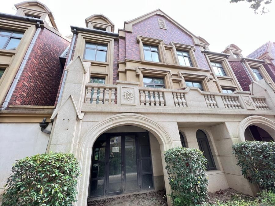 上海市浦东新区唐公馆21栋1-2F 