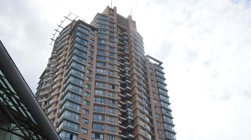 上海市浦东新区东南华庭3栋28F及地下车位 