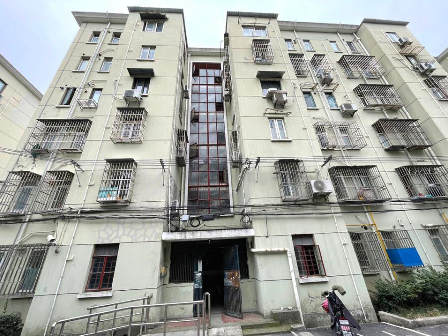 上海市闵行区新华小区23栋3F 