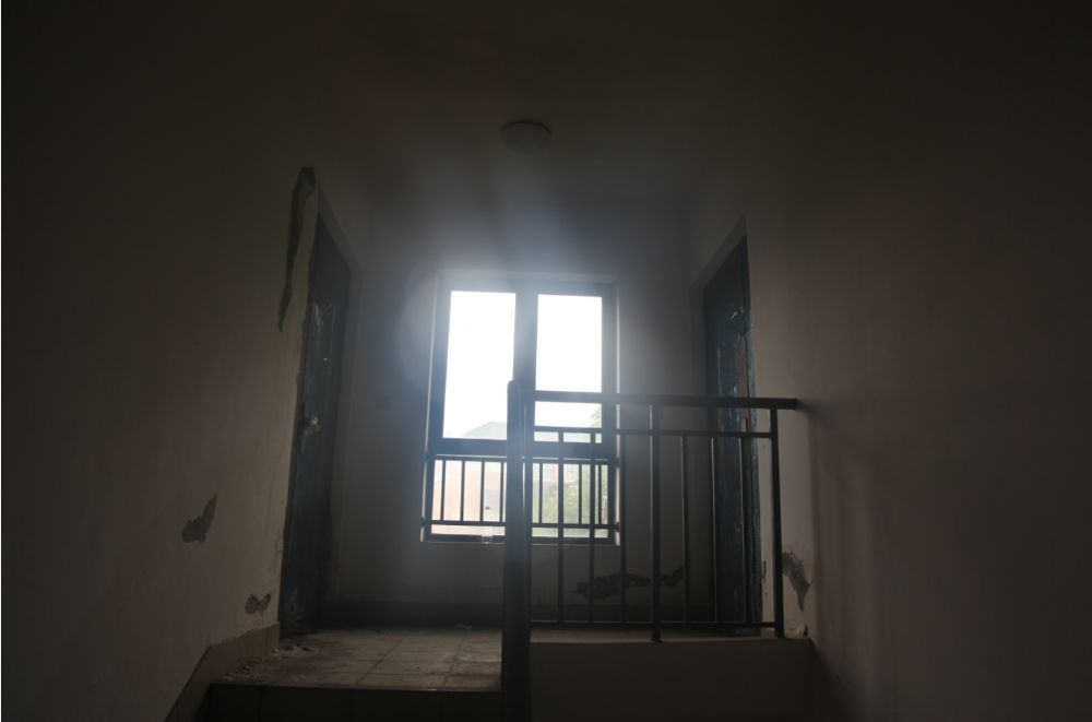 上海市宝山区檀乡湾52栋2F 