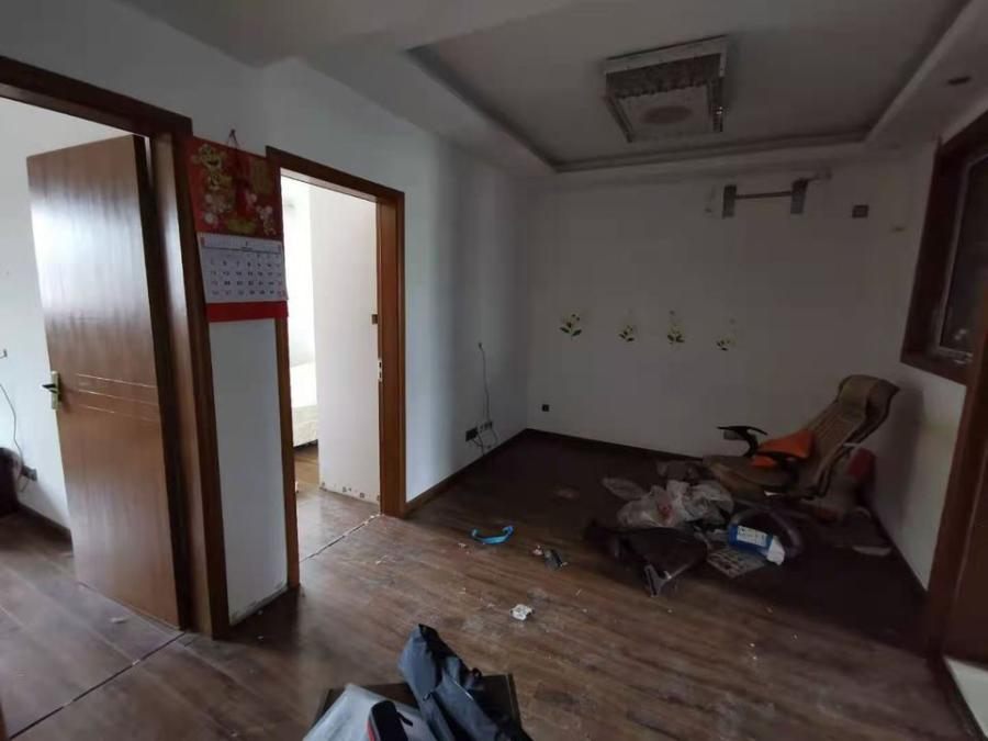 上海市普陀区石榴苑小区235栋7F 