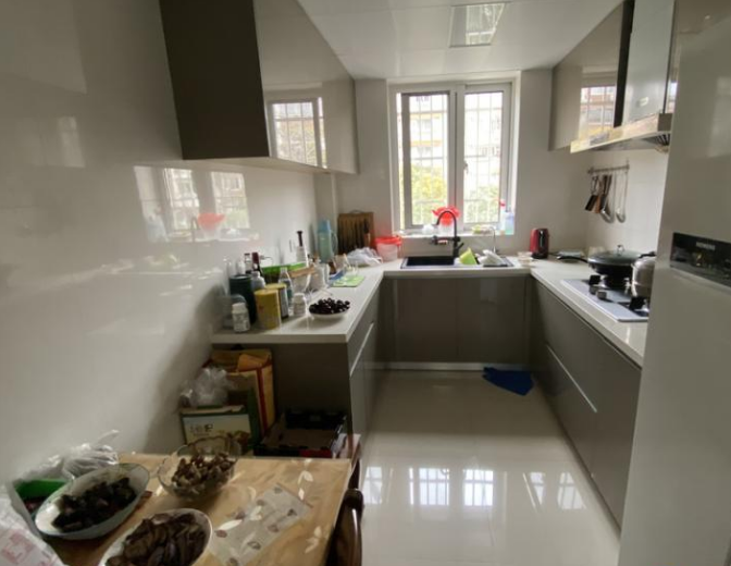 上海市嘉定区嘉德坊75栋2F 