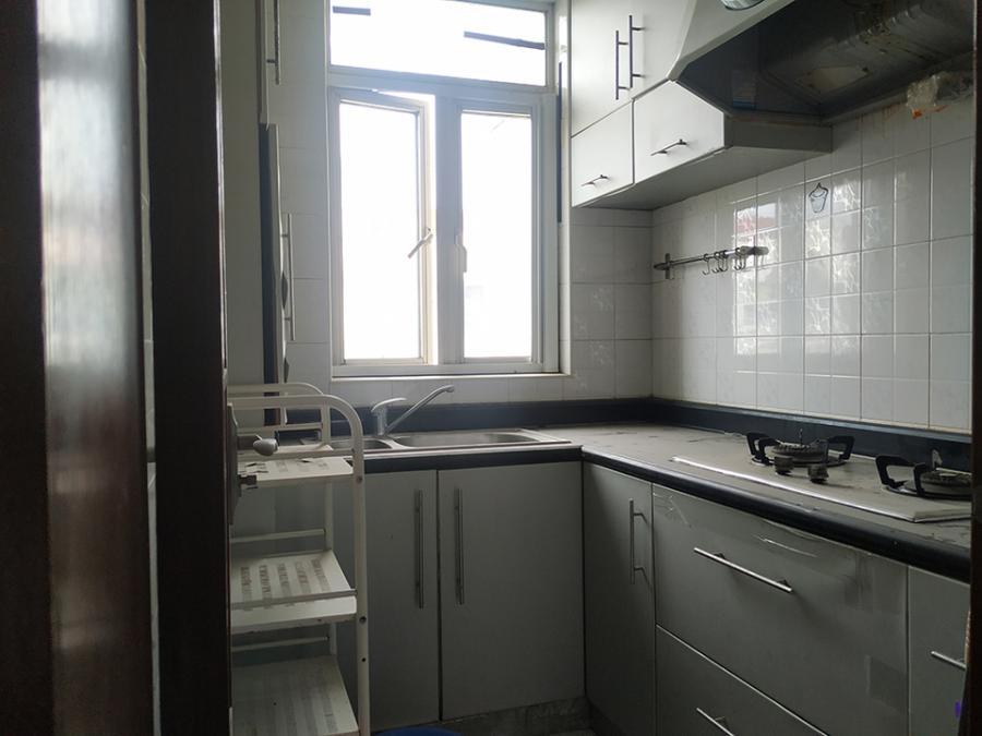 上海市徐汇区东樱花园10栋6F 