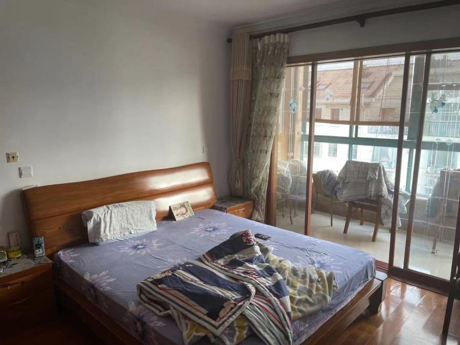 上海市奉贤区海韵馨苑102栋6F 