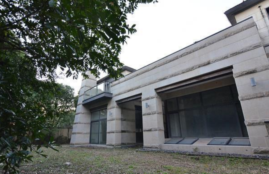 上海市闵行区万科翡翠别墅浦江镇16栋 