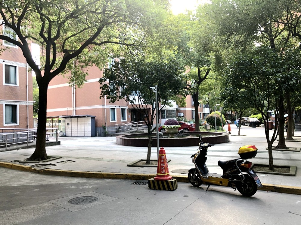 上海市宝山区鹏程花苑5栋2F 