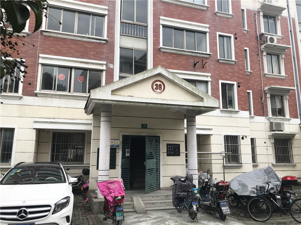 上海市松江区兰桥公寓38栋4F 