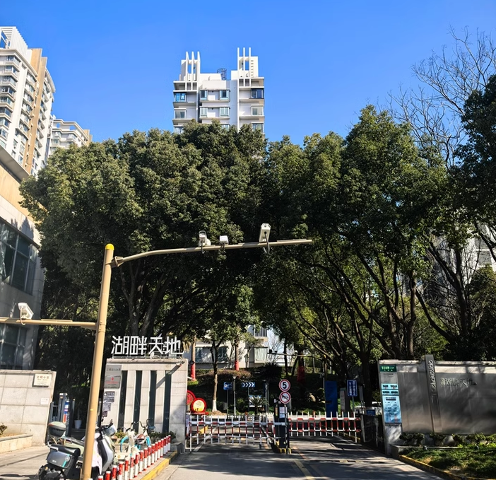 上海市松江区安信湖畔天地坊9栋1F 