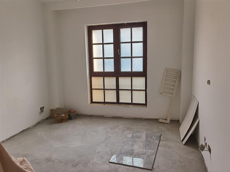 上海市浦东新区尼德兰官邸12栋3F 