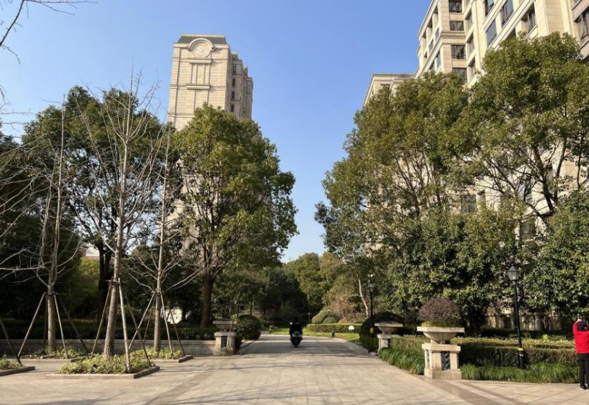 上海市杨浦区橡树湾13栋1F及地下1F车位 