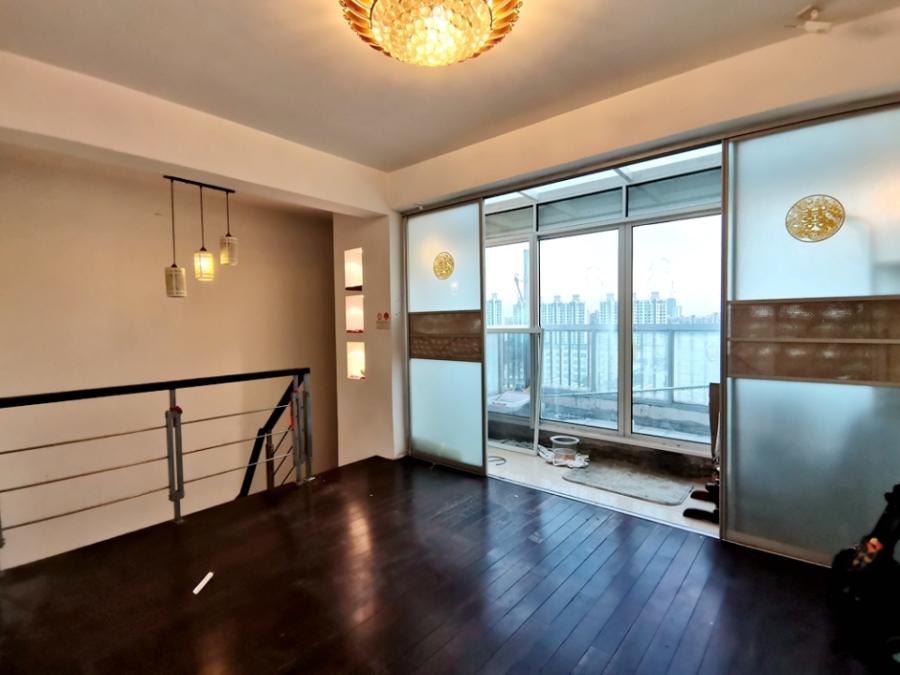 上海市闵行区东兰雅苑12栋11F 