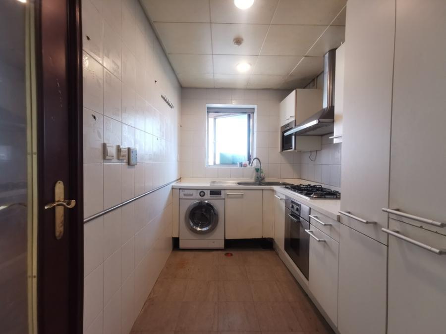 上海市浦东新区世茂滨江花园4栋18F 