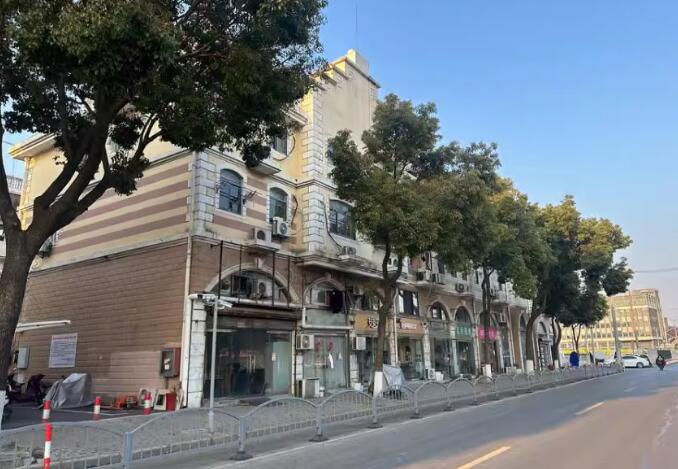 上海市松江区泗砖路1弄商铺78栋1-3F 