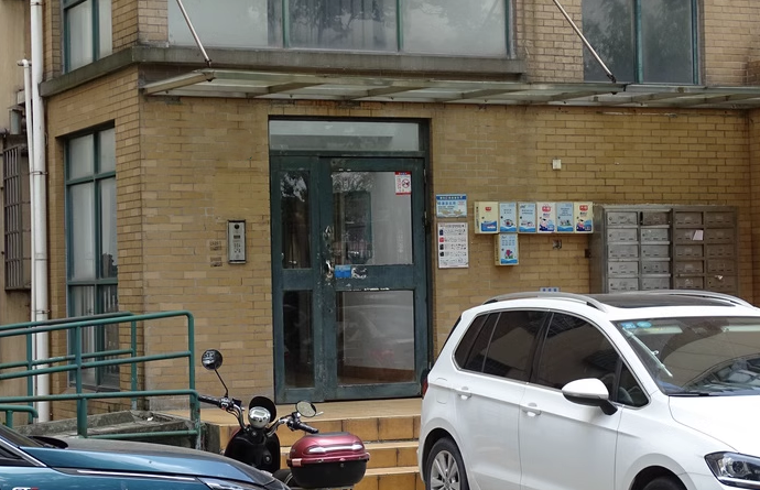 上海市宝山区富浩河滨花园36栋10F 