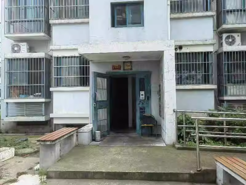 上海市浦东新区新舒苑南苑75栋1F 