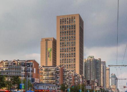 上海市杨浦区怡富商务广场1725栋8F合计6套 