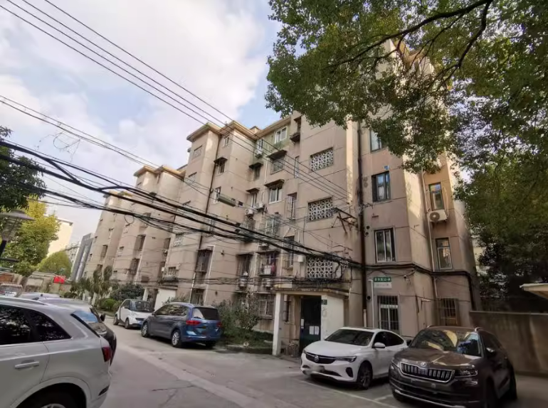 上海市宝山区海滨新村21栋1F 