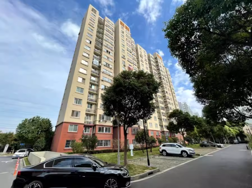 上海市金山区金荷雅苑102栋14F 