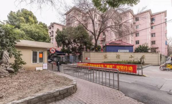 上海市徐汇区东湾小区27栋2F 