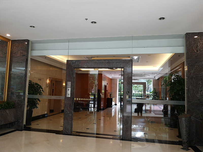 上海市浦东新区世茂滨江花园2栋49F 