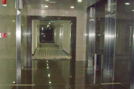 上海市虹口区元和投资大厦300栋4F及车位三套 