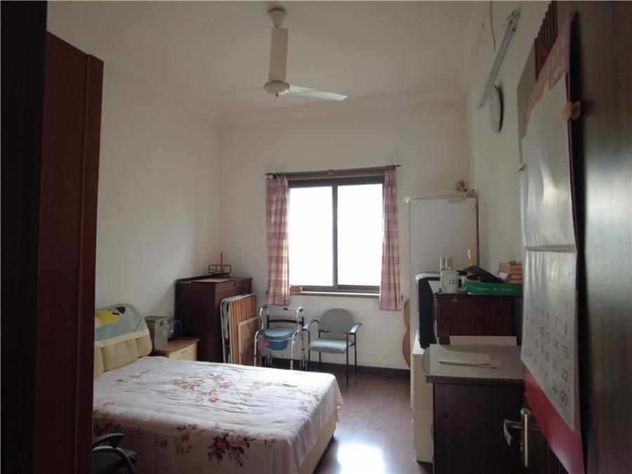 上海市虹口区建设新村14栋11、12室 