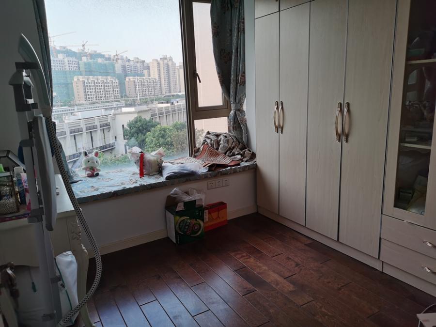 上海市嘉定区日月光伯爵天地城市华庭9栋6F 