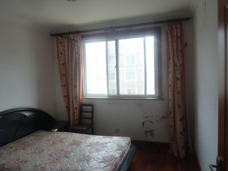 上海市金山区海趣馨苑18栋5F 