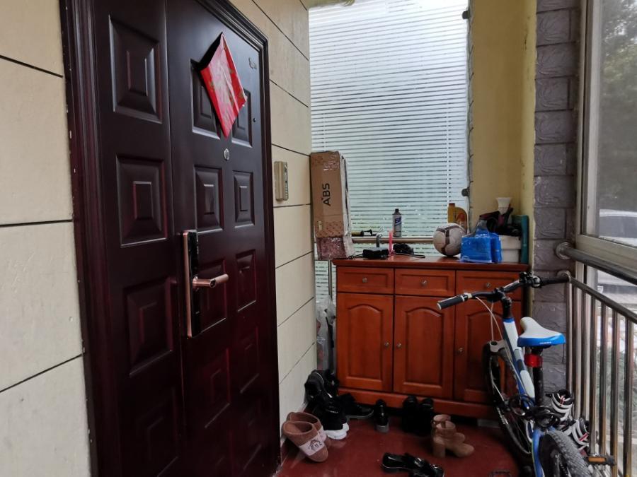 上海市宝山区锦秋花园八区610栋 