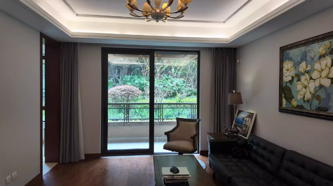 上海市浦东新区陆家嘴锦绣前城12栋1F及地下1F车位 