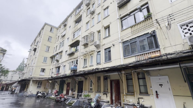 上海市徐汇区岳阳路77弄小区1栋3F 