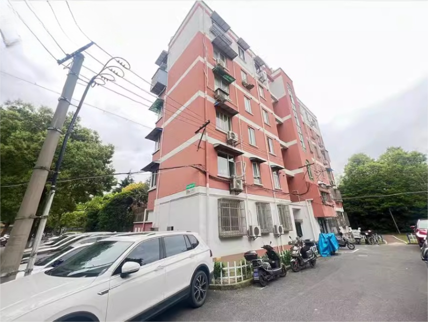 上海市宝山区乾龙苑61栋6F 