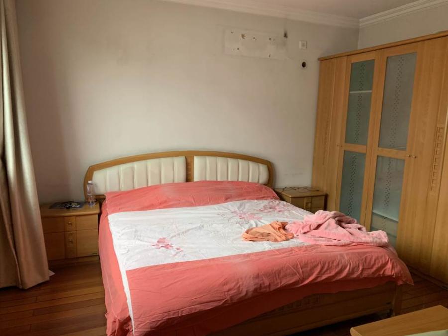 上海市静安区和泰花园4栋6F及车位 