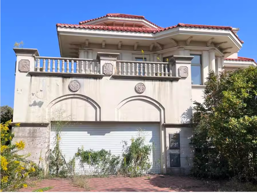 上海市奉贤区棕榈滩高尔夫别墅39栋全幢 