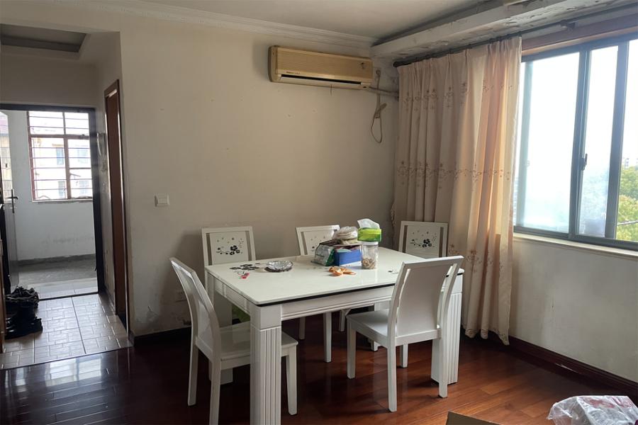 上海市闵行区红旗四街坊3栋6F 