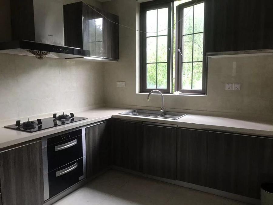 上海市青浦区龙湖·滟澜山89栋4F 