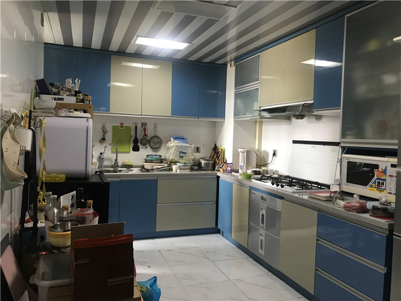 上海市徐汇区东方曼哈顿世纪豪庭168栋27F及车位 