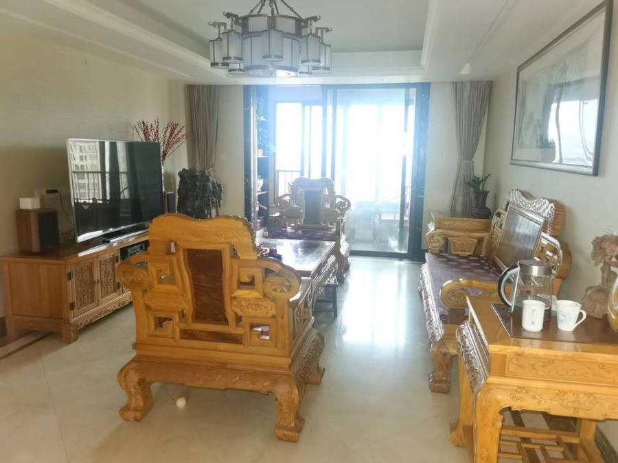 上海市杨浦区华润置地橡树湾80栋18F及地下1F车位 